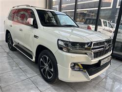 تۆیۆتا لاند کروزەر